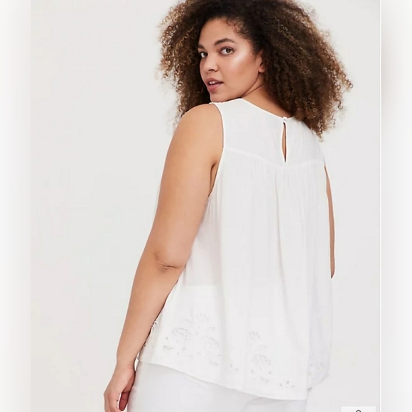 *WHITE EYELET CHALLIS BABYDOLL TOP - Picture 4 of 6